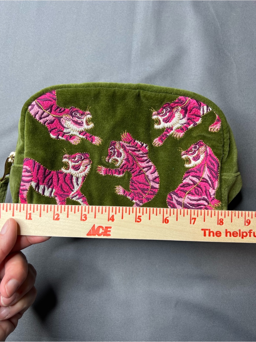 Elizabeth Scarlett London Velvet Tiger Cosmetic Bag – Green Velvet Pouch - Picture 10 of 12